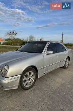 Седан Mercedes-Benz E-Class 2001 в 