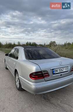 Седан Mercedes-Benz E-Class 2001 в 