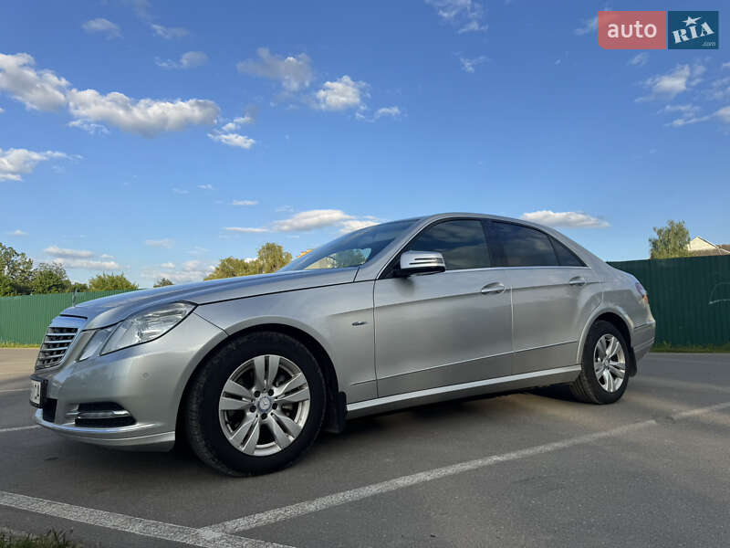 Седан Mercedes-Benz E-Class 2012 в 