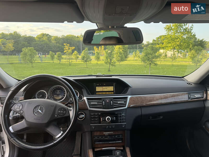 Седан Mercedes-Benz E-Class 2012 в Ивано-Франковске