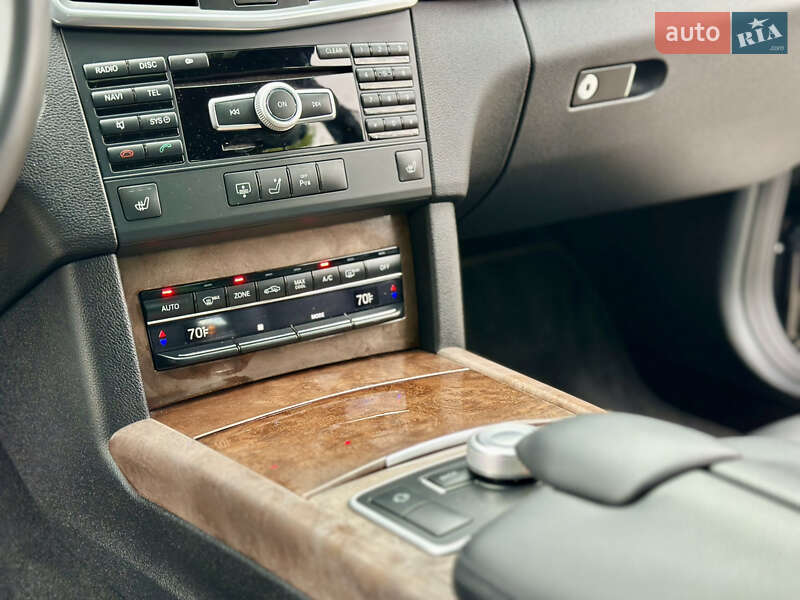 Седан Mercedes-Benz E-Class 2011 в Києві