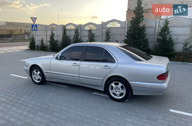 Седан Mercedes-Benz E-Class 2001 в 