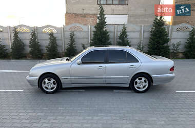 Седан Mercedes-Benz E-Class 2001 в 