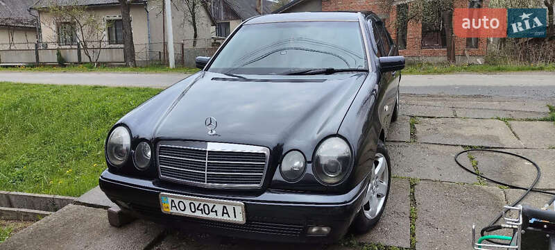 Седан Mercedes-Benz E-Class 1999 в Хусті