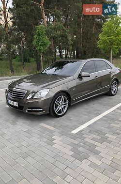 Седан Mercedes-Benz E-Class 2011 в Кременчуці