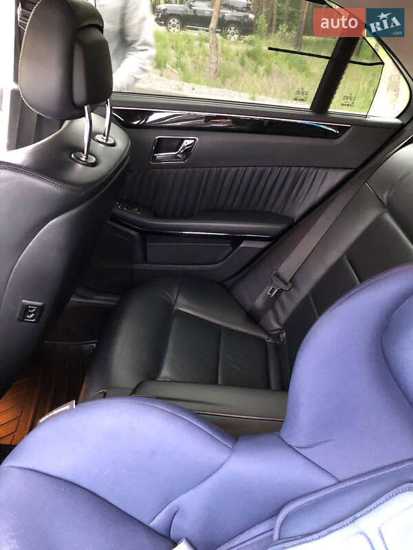 Седан Mercedes-Benz E-Class 2011 в Кременчуці