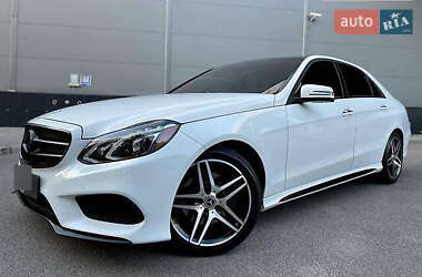 Седан Mercedes-Benz E-Class 2015 в 