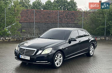 Седан Mercedes-Benz E-Class 2011 в Черновцах