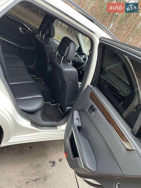 Універсал Mercedes-Benz E-Class 2010 в Смілі