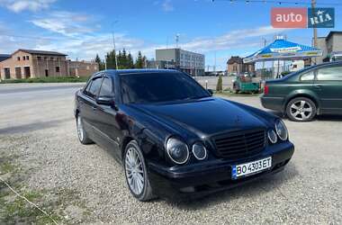 Седан Mercedes-Benz E-Class 2000 в 