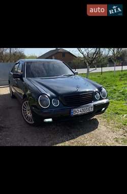Седан Mercedes-Benz E-Class 2000 в 