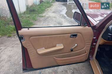 Седан Mercedes-Benz E-Class 1982 в 