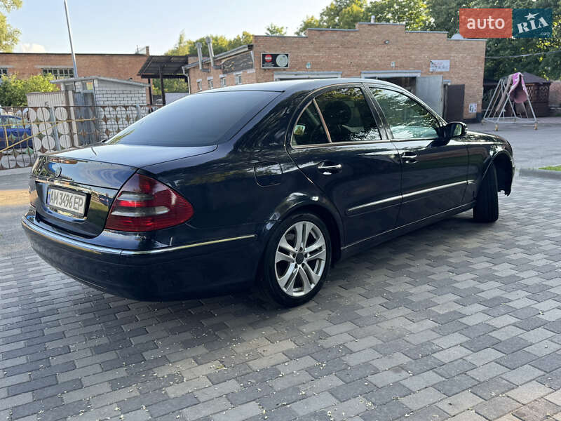 Седан Mercedes-Benz E-Class 2002 в Лубнах