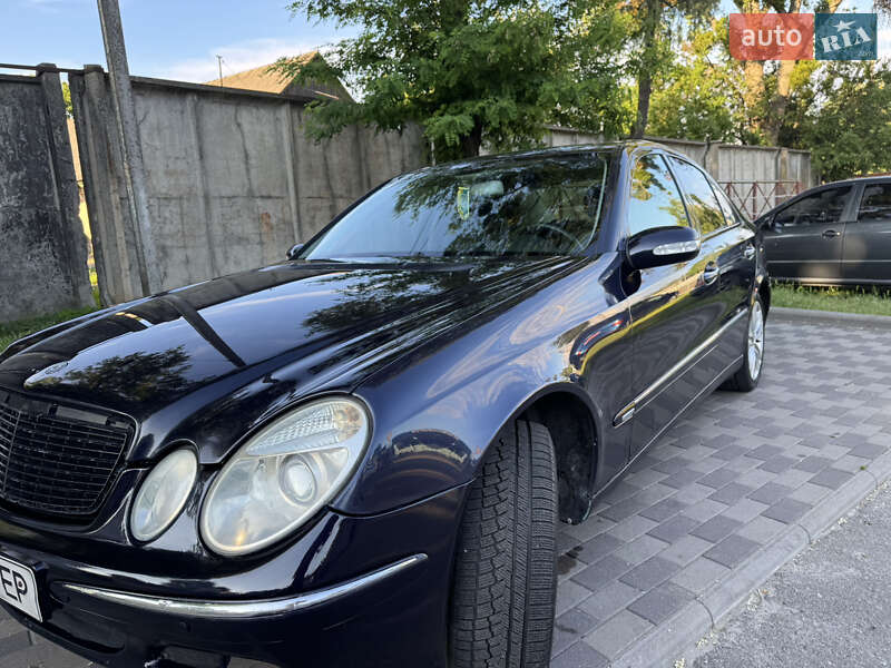 Седан Mercedes-Benz E-Class 2002 в Лубнах