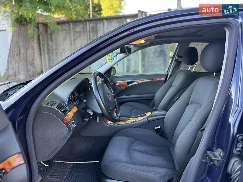 Седан Mercedes-Benz E-Class 2002 в Лубнах