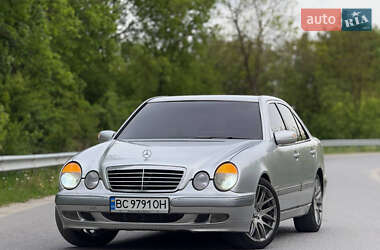 Седан Mercedes-Benz E-Class 2000 в 