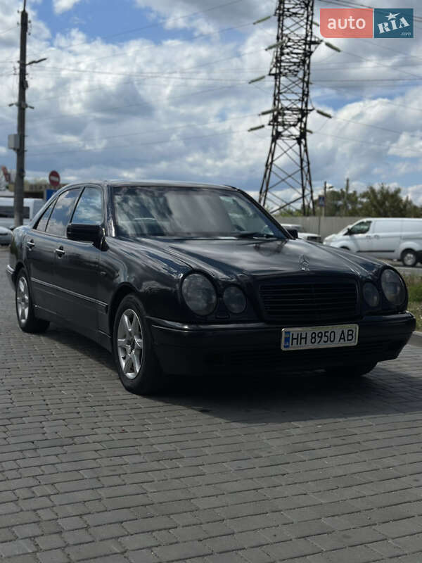 Mercedes-Benz E-Class 1998