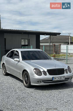 Седан Mercedes-Benz E-Class 2003 в Рівному