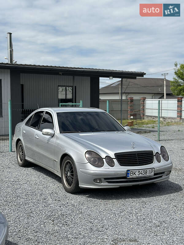 Седан Mercedes-Benz E-Class 2003 в 