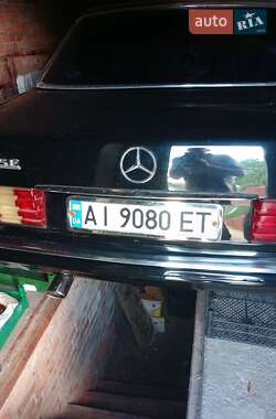 Седан Mercedes-Benz E-Class 1982 в Переяславе