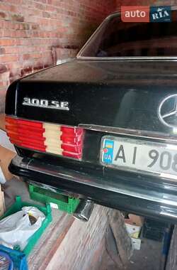 Седан Mercedes-Benz E-Class 1982 в 