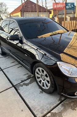 Седан Mercedes-Benz E-Class 2011 в Виноградові