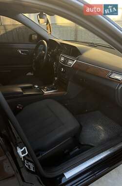 Седан Mercedes-Benz E-Class 2011 в Виноградові