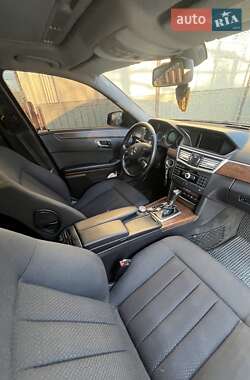 Седан Mercedes-Benz E-Class 2011 в Виноградові