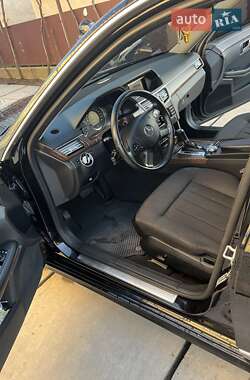 Седан Mercedes-Benz E-Class 2011 в Виноградові