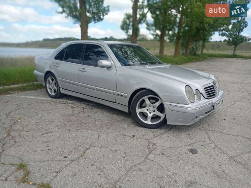 Mercedes-Benz E-Class 2001