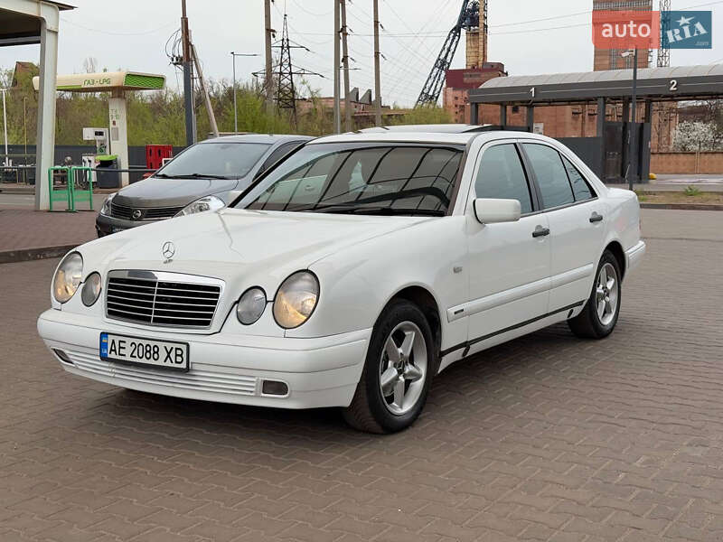 Седан Mercedes-Benz E-Class 1999 в Кривом Роге