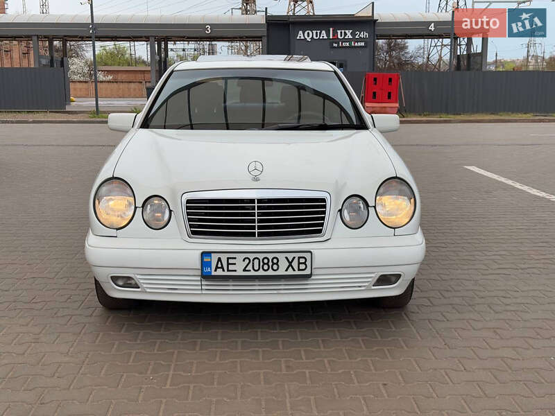 Седан Mercedes-Benz E-Class 1999 в Кривом Роге