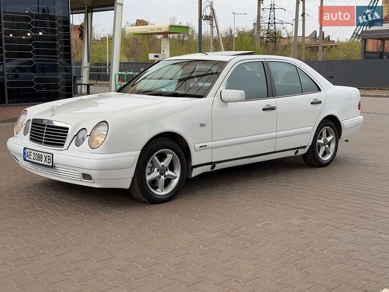 Седан Mercedes-Benz E-Class 1999 в Кривом Роге