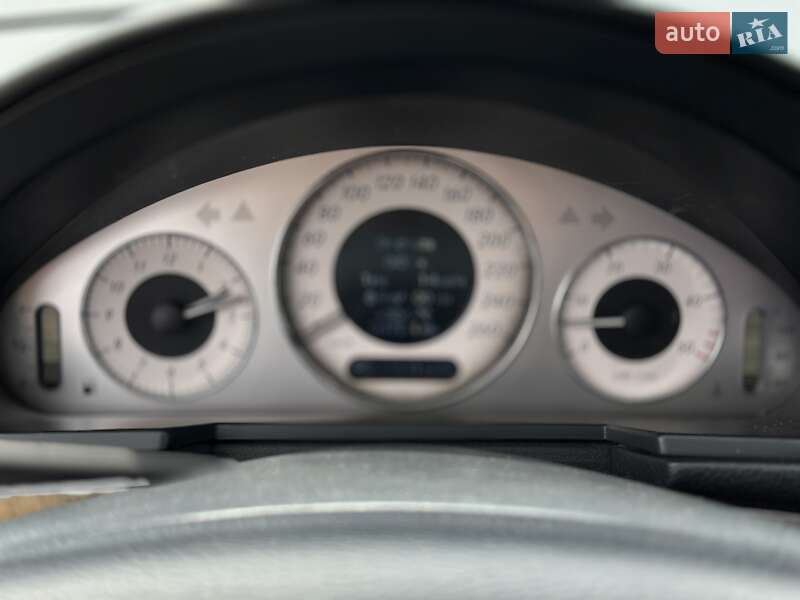 Седан Mercedes-Benz E-Class 2006 в Чернівцях