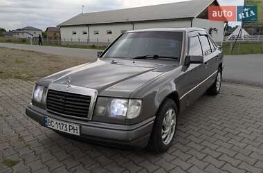 Седан Mercedes-Benz E-Class 1990 в Дрогобичі