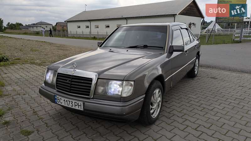 Mercedes-Benz E-Class 1990