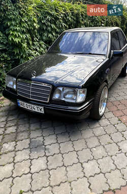 Седан Mercedes-Benz E-Class 1995 в Одессе