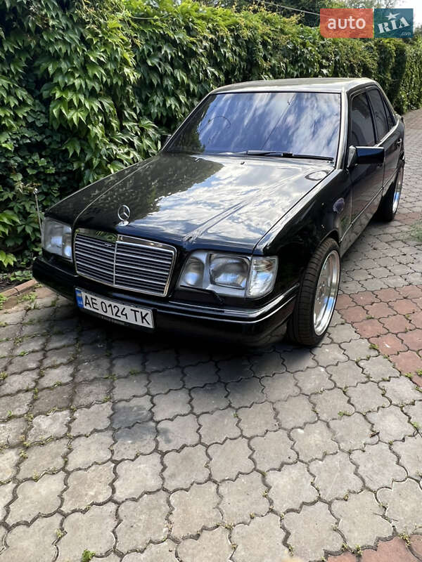 Mercedes-Benz E-Class 1995