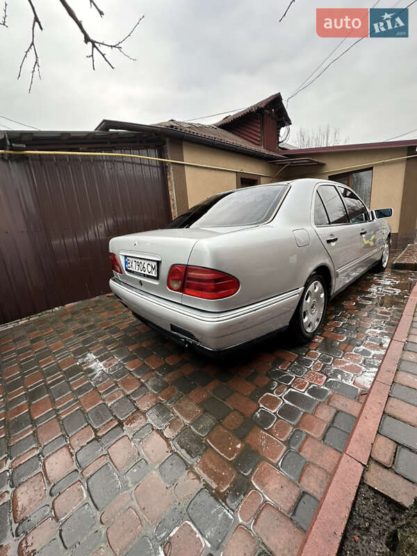 Седан Mercedes-Benz E-Class 1997 в Хмельницком