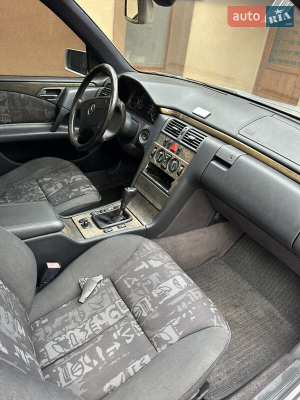 Седан Mercedes-Benz E-Class 1997 в Хмельницком