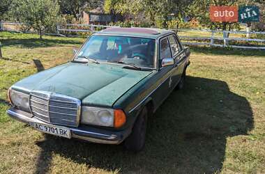 Седан Mercedes-Benz E-Class 1981 в Ровно