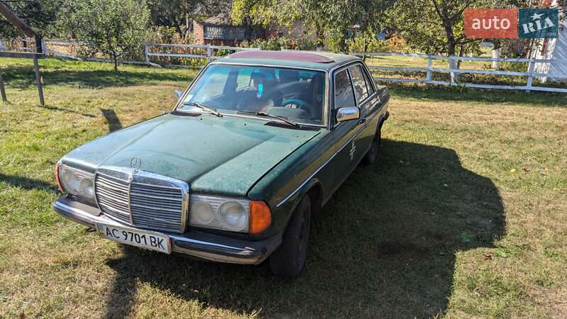 Mercedes-Benz E-Class 1981