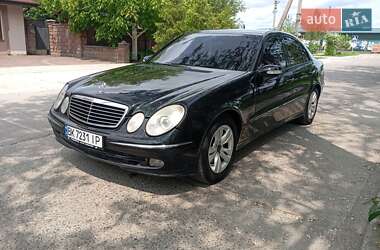 Седан Mercedes-Benz E-Class 2004 в Вараше