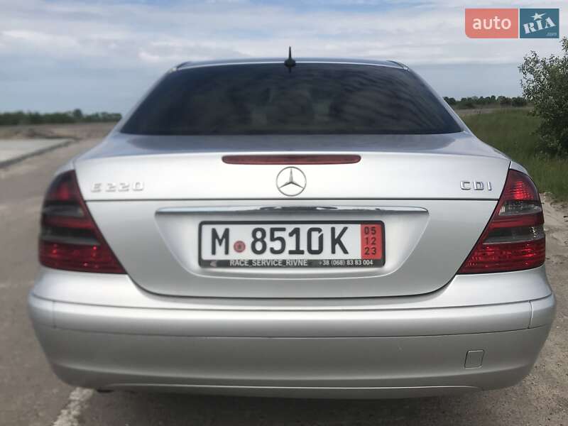 Седан Mercedes-Benz E-Class 2004 в Рівному