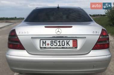 Седан Mercedes-Benz E-Class 2004 в 