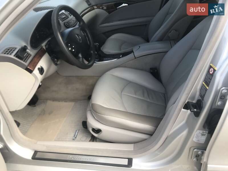 Седан Mercedes-Benz E-Class 2004 в Рівному