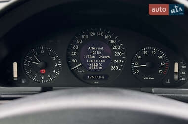 Седан Mercedes-Benz E-Class 2002 в 
