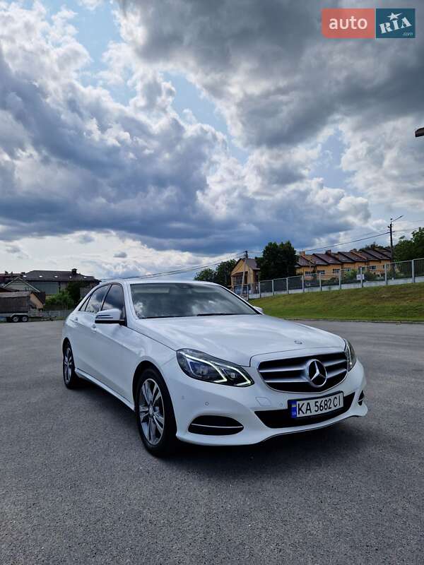 Седан Mercedes-Benz E-Class 2013 в Києві