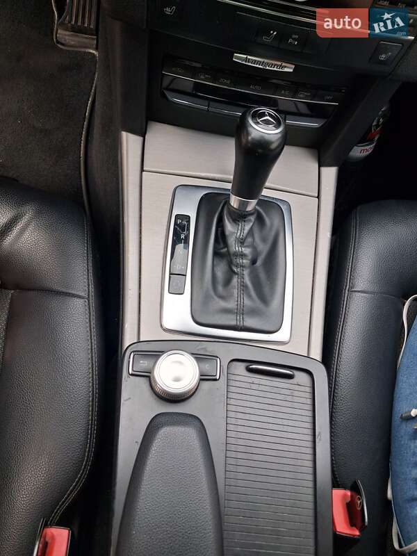 Седан Mercedes-Benz E-Class 2011 в Києві