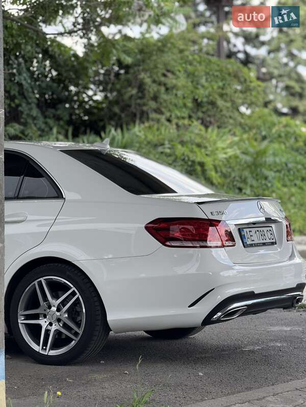 Седан Mercedes-Benz E-Class 2013 в Дніпрі